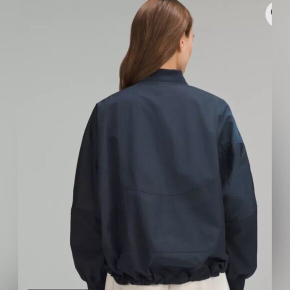 NWT Lululemon Lightweight Hem-Cinch Batwing windproof Bomber Jacket Blue L - Picture 4 of 4